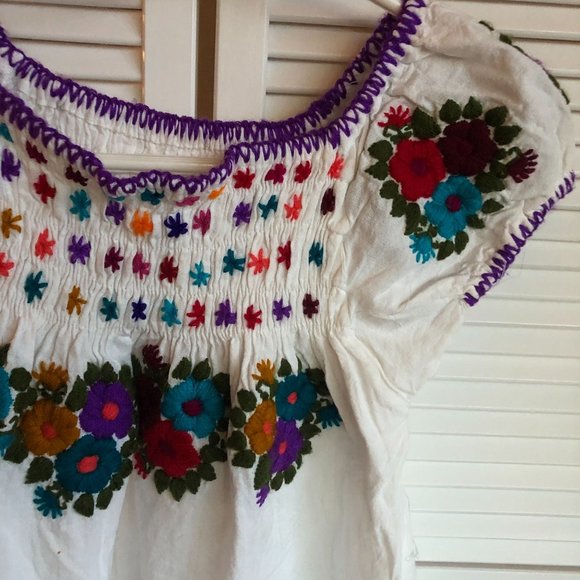 Vintage Hand Made Girl's Blouse. Beautiful stitch work. Size Small 6 year old - Picture 2 of 5